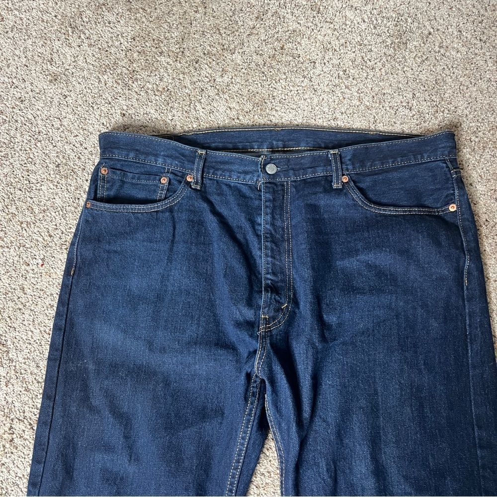 Levi’s Men’s 505 Regular‎ Fit Straight Jeans Size 42X30 - Picture 7 of 7